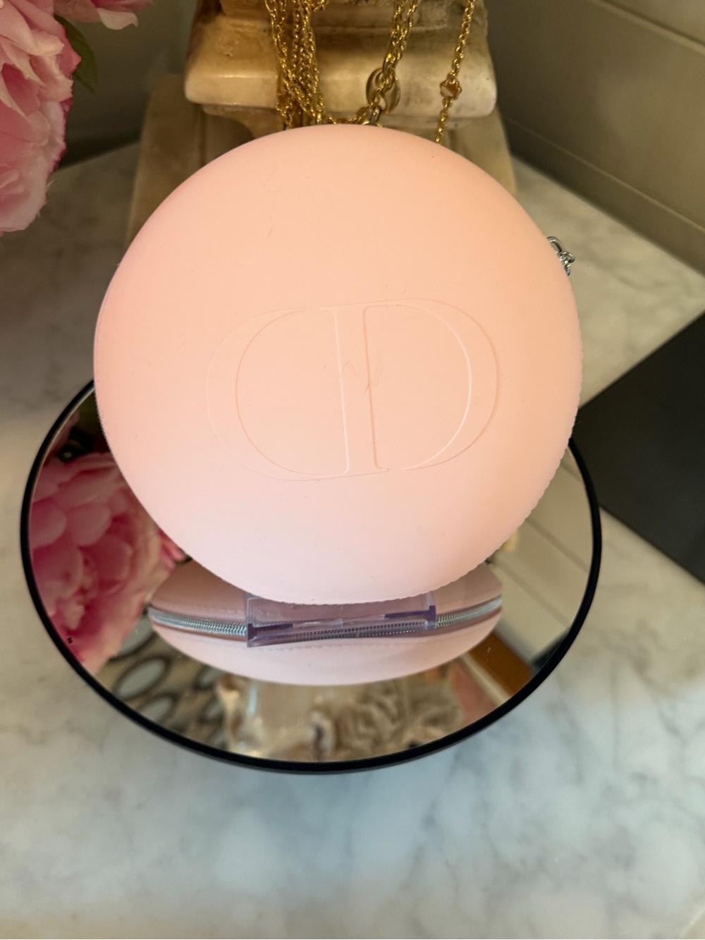 Dior Parfum Pink Round Luxury Silicon beauty case, Lippy, powder sponges, dusty - Picture 15 of 16
